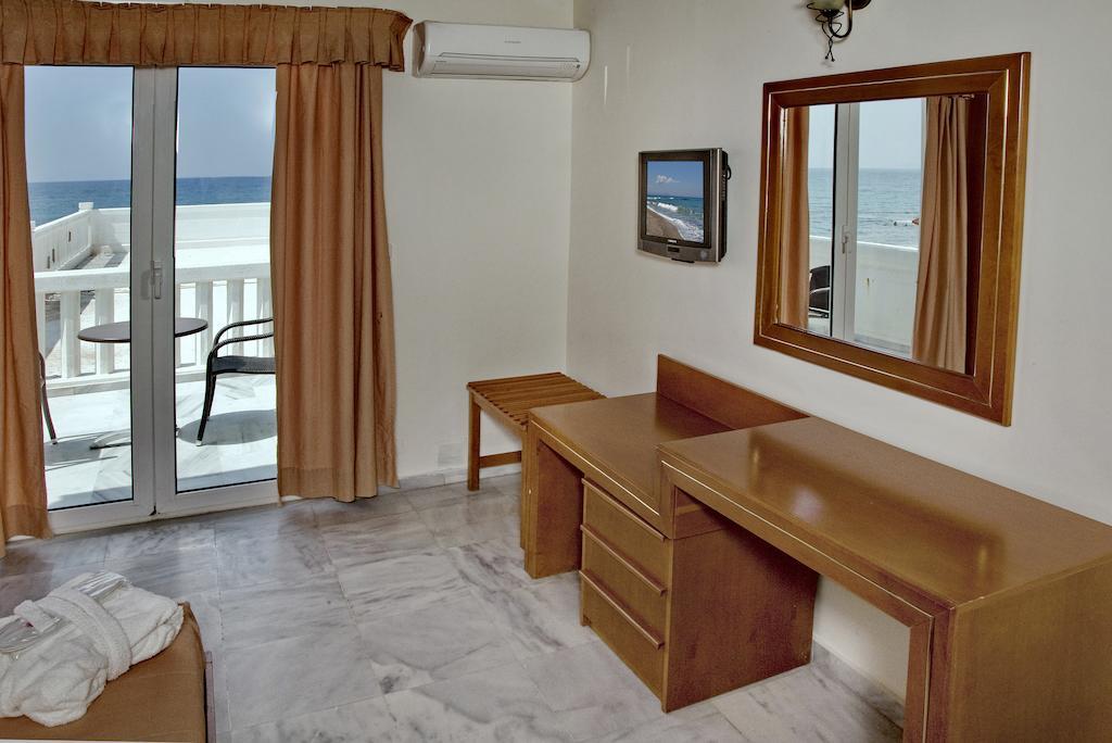 Jo An Beach Hotel Аделианос Кампос Екстериор снимка