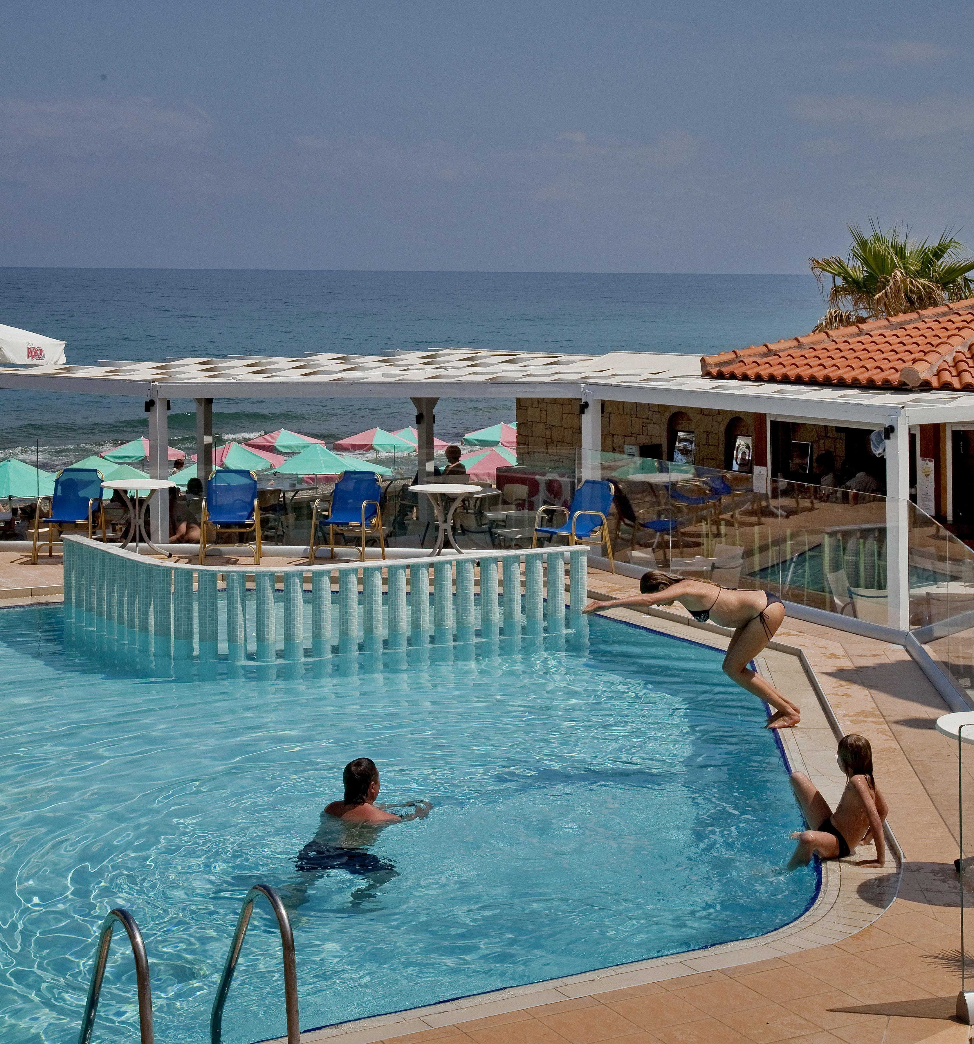 Jo An Beach Hotel Аделианос Кампос Екстериор снимка