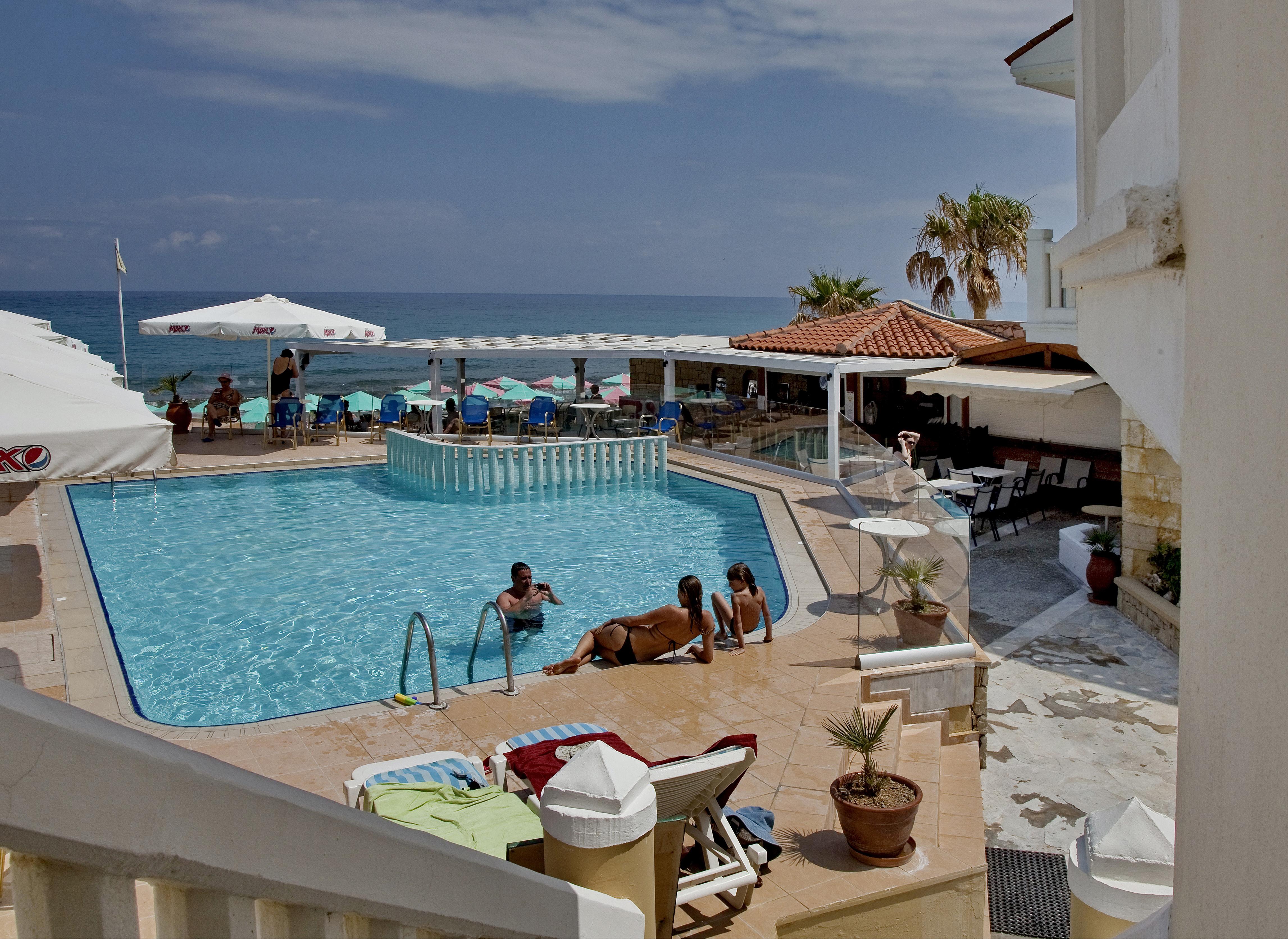 Jo An Beach Hotel Аделианос Кампос Екстериор снимка