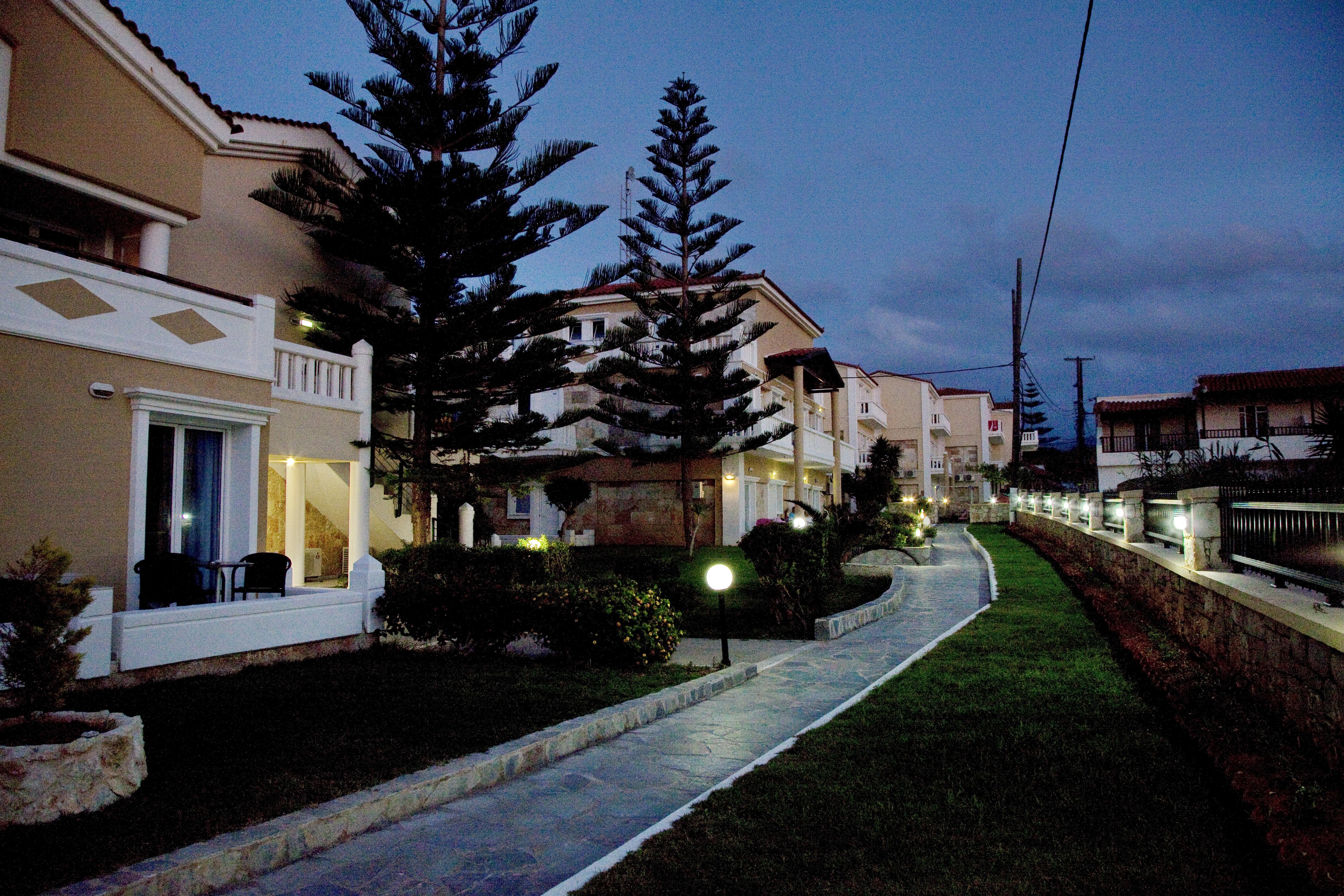 Jo An Beach Hotel Аделианос Кампос Екстериор снимка