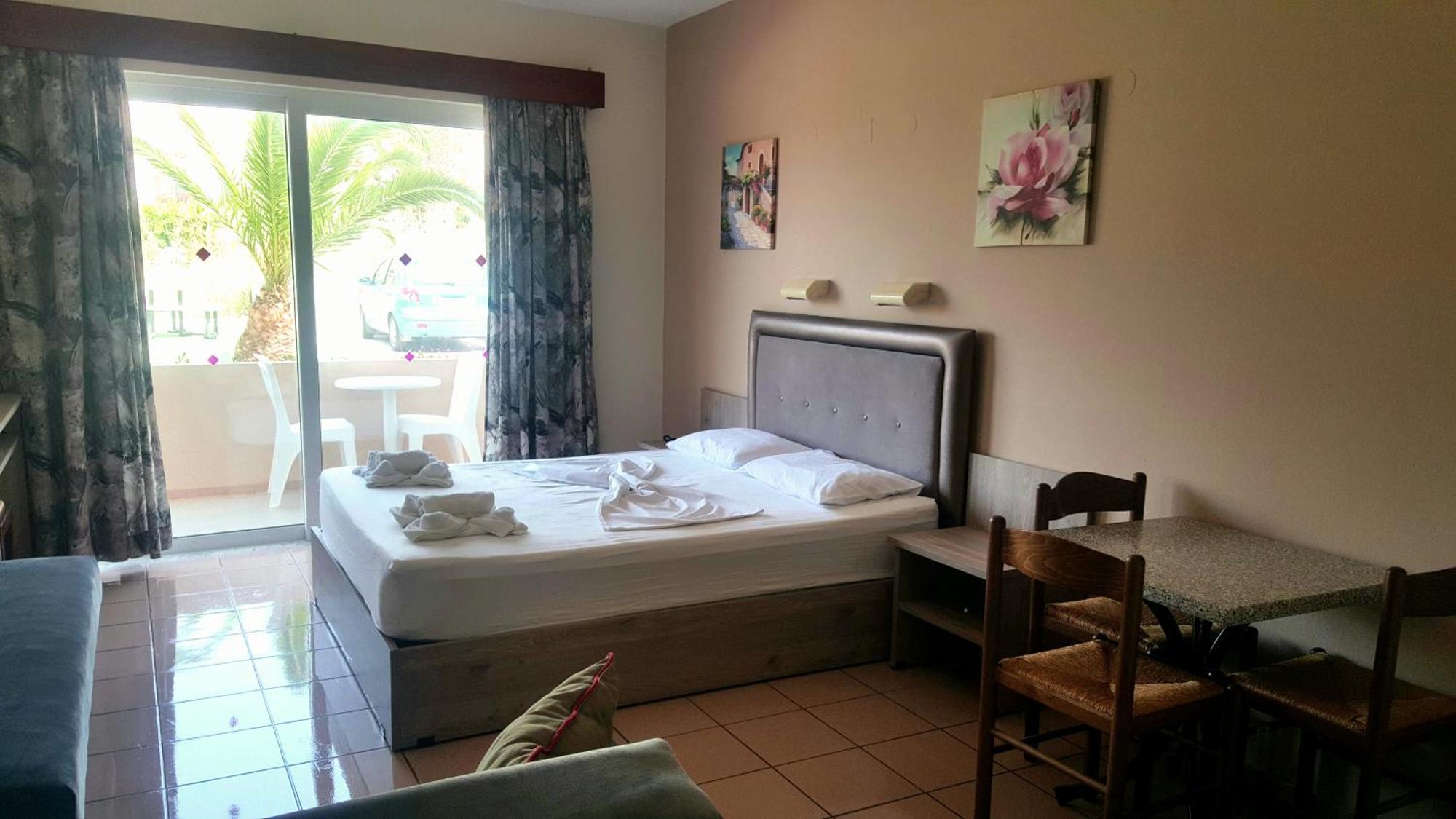 Jo An Beach Hotel Аделианос Кампос Екстериор снимка